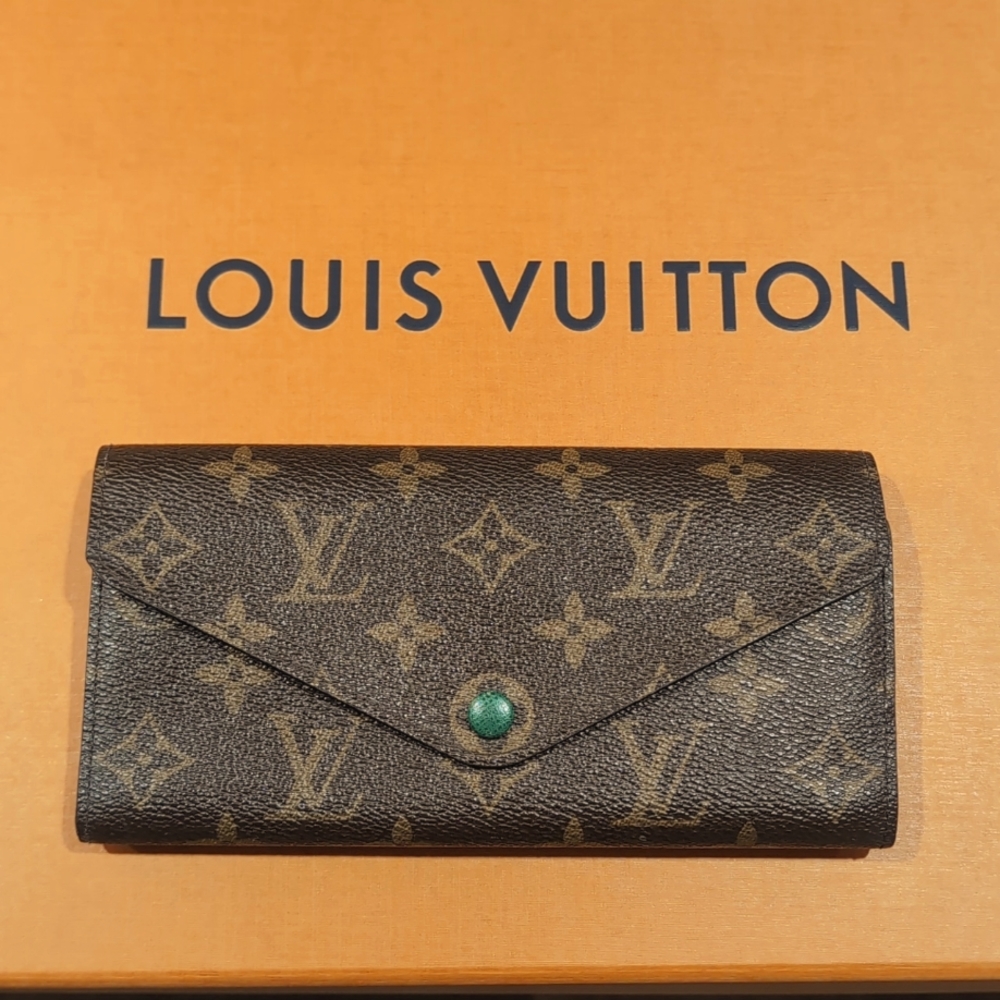 Louis Vuitton Josephine Wallet